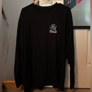 Black Vans Shirt, only wore a few times but really good condition!